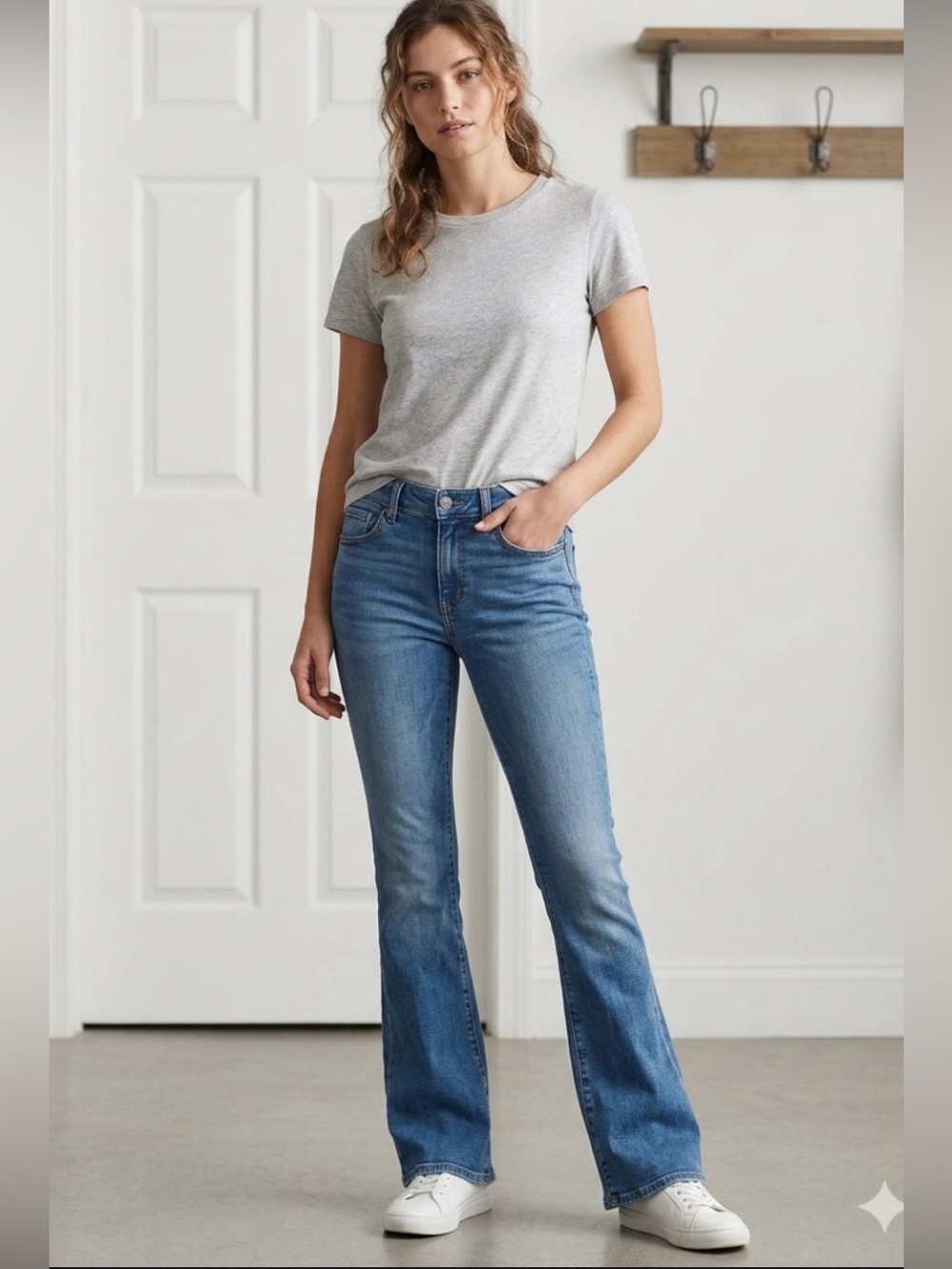 American Eagle Outfitters Blue Flare Jeans size 2